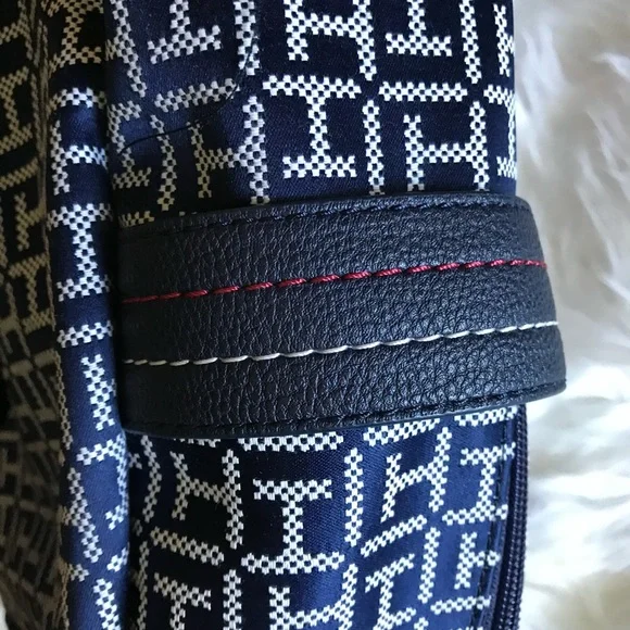 TOMMY HILFIGER LOGO BACKPACK - Picture 3 of 7